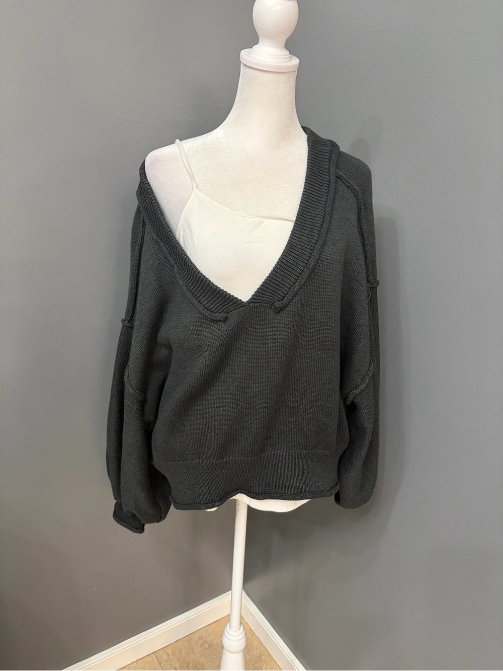 POL Charcoal 100% Cotton Knit V-Neck Pullover Sweater Balloon Sleeve Relaxed M - Picture 11 of 16